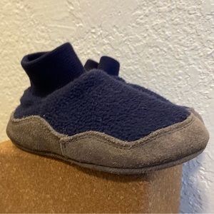 L. L. Bean Fleece And Suede 5-6T Kids Blue Slippers